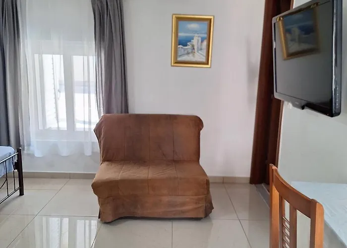 New Panorama And Parálion Ástros